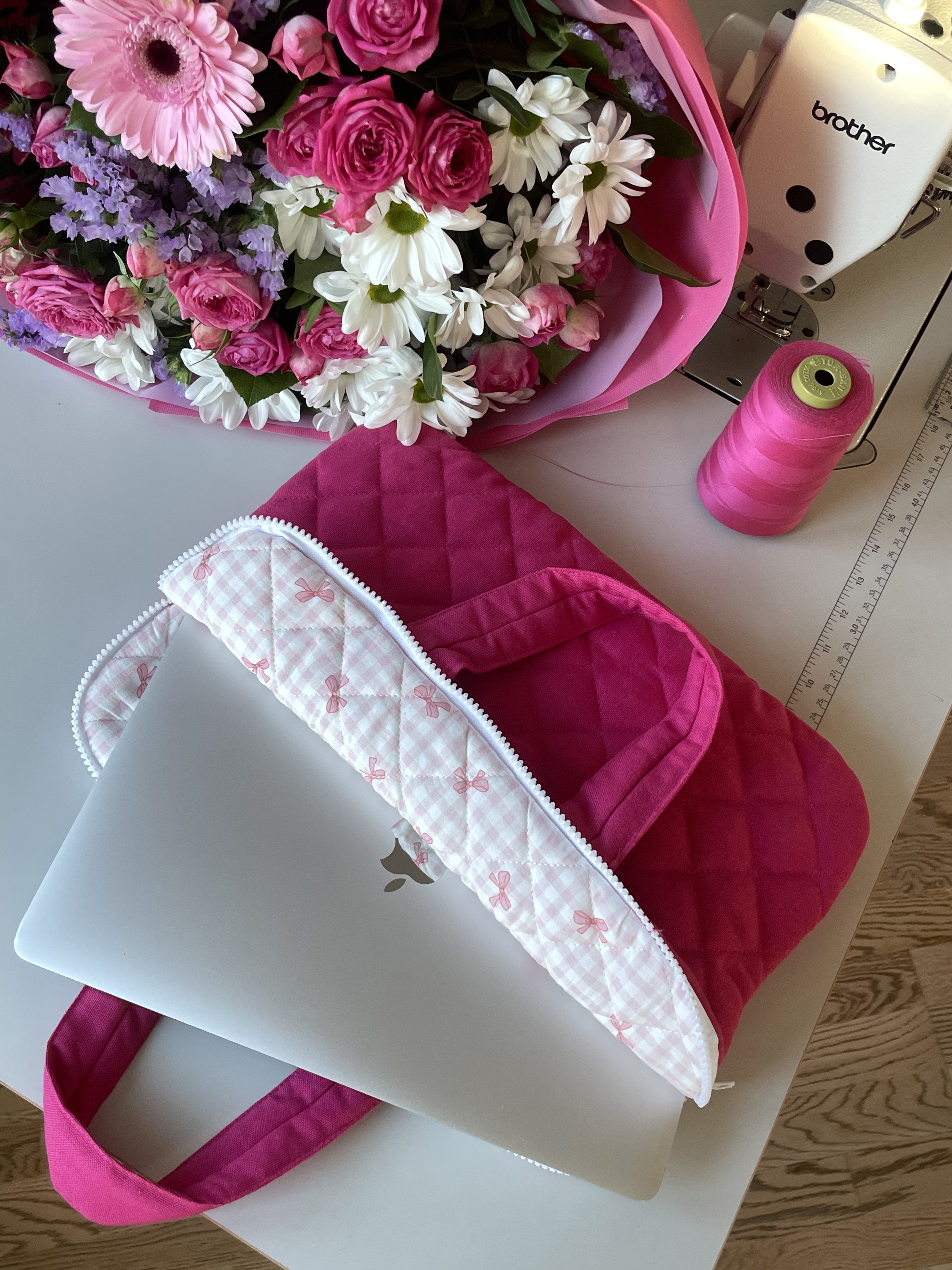 Macbook Sleeve - Red